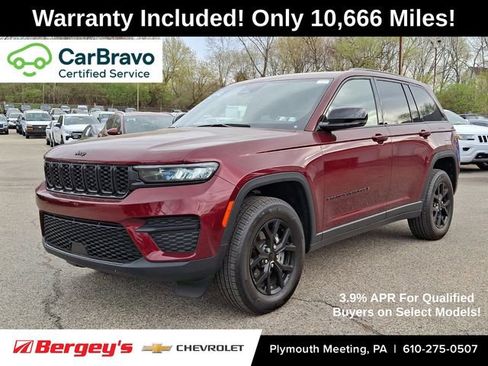 Used 2025 Jeep Grand Cherokee Altitude AWD/4WD image 1