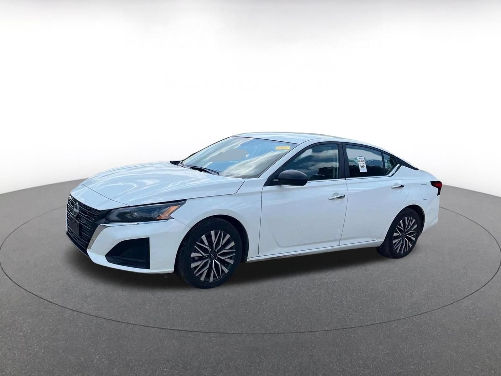 Used 2025 Nissan Altima 2.5 SV FWD image 6
