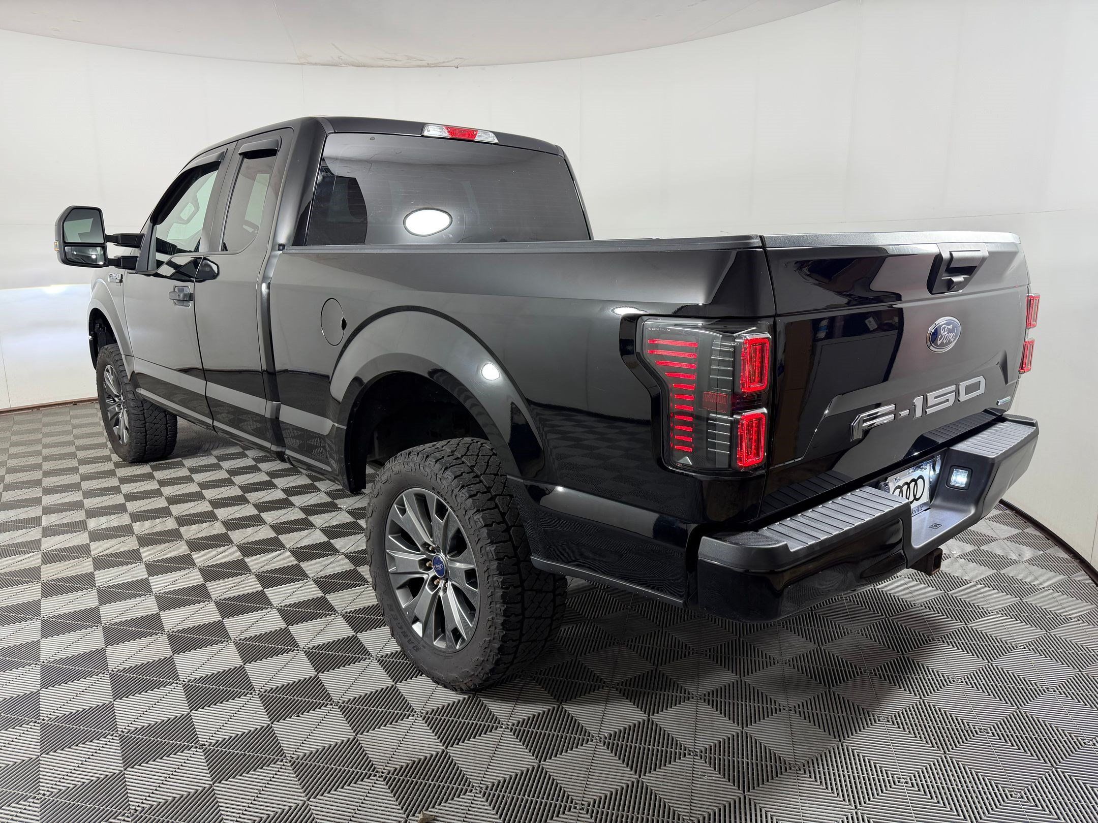 Used 2018 Ford F150 XL w/ Equipment Group 101A Mid AWD/4WD image 3
