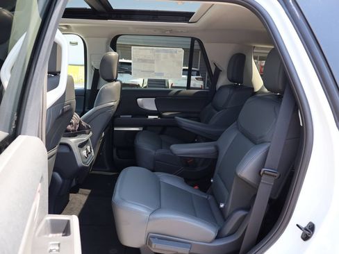 New 2026 Ford Expedition Active AWD/4WD image 18