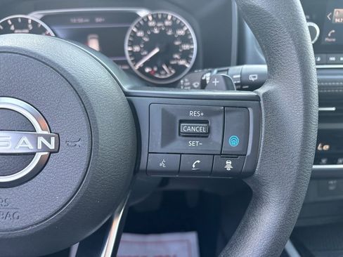 Used 2024 Nissan Rogue SV FWD image 21