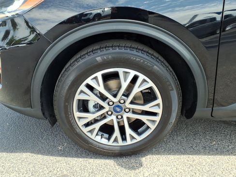 Certified 2022 Ford Escape SEL FWD image 9
