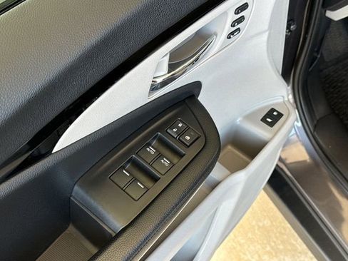 Used 2017 Honda Pilot Touring image 11