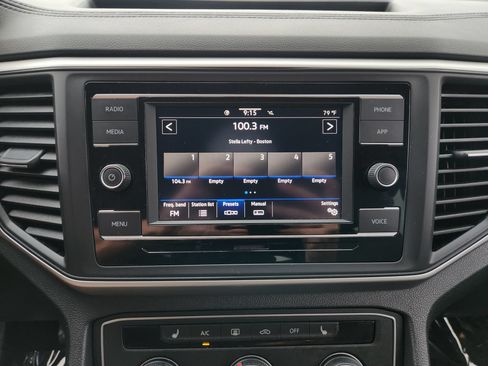 Used 2022 Volkswagen Atlas Cross Sport SE FWD image 18