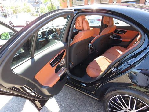 Used 2025 Mercedes-Benz C 300 4MATIC Sedan image 22