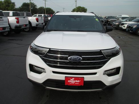 Used 2020 Ford Explorer XLT w/ Equipment Group 202A image 10