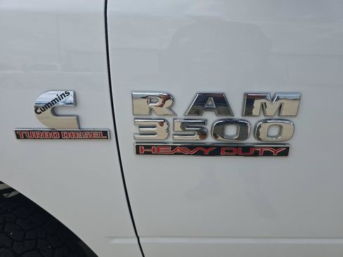 Used 2018 RAM 3500 Tradesman w/ Chrome Appearance Group AWD/4WD image 18