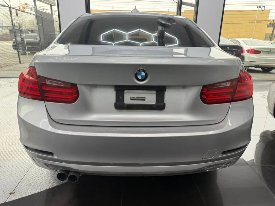 Used 2015 BMW 328i xDrive Sedan w/ Premium Package AWD/4WD image 9