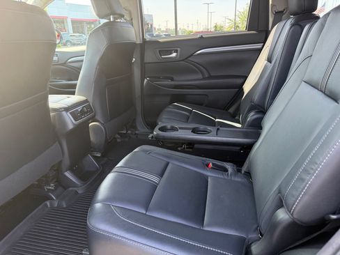 Used 2018 Toyota Highlander SE w/ Protection Package #3 AWD/4WD image 14