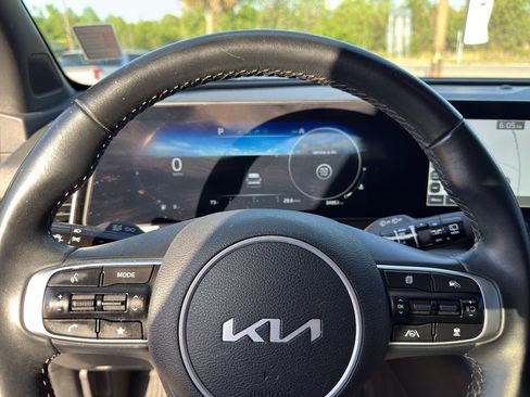 Used 2025 Kia Sportage SX FWD image 20