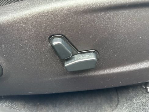 Used 2011 Dodge Charger R/T image 39