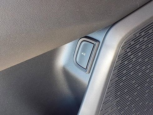 New 2026 Chevrolet Equinox ACTIV w/ Convenience Package III FWD image 29