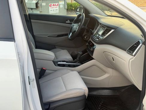 Used 2016 Hyundai Tucson SE w/ Option Group 02 AWD/4WD image 11