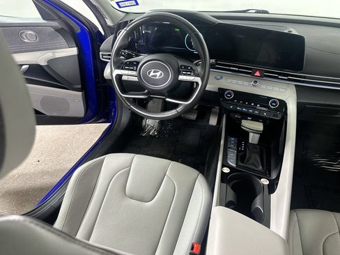 Used 2024 Hyundai Elantra Limited FWD image 19