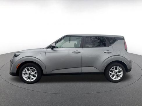 Used 2025 Kia Soul LX w/ LX Technology Package image 9