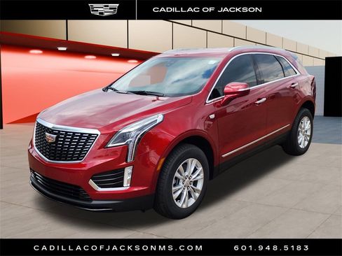 New 2025 Cadillac XT5 Luxury image 1