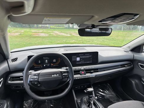 Used 2025 Kia K4 FWD image 35