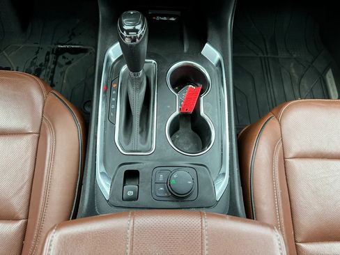 Used 2020 Chevrolet Traverse High Country FWD image 18