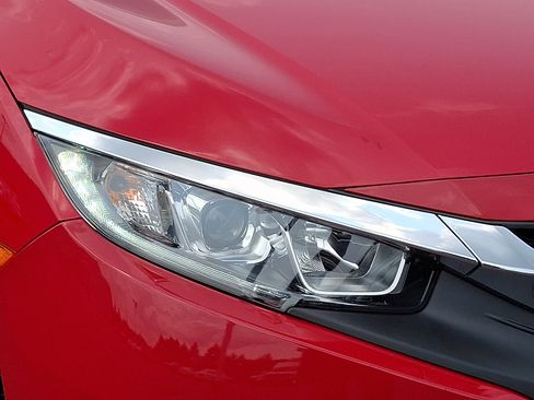Used 2018 Honda Civic EX-L image 9