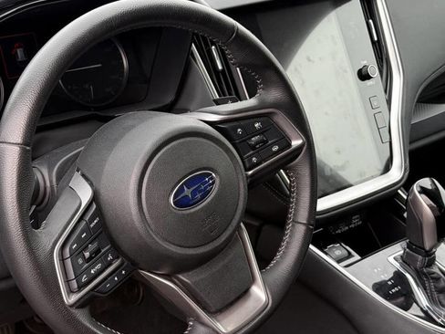 Used 2025 Subaru Outback Premium image 8