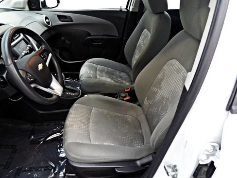 Used 2020 Chevrolet Sonic LT image 8