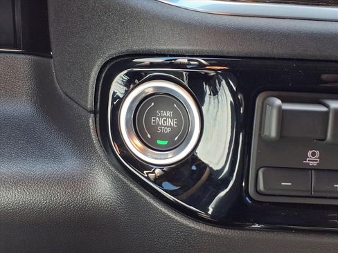 New 2026 GMC Sierra 1500 Elevation image 14