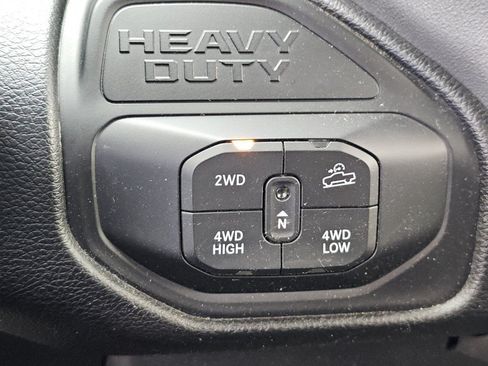 Used 2025 RAM 2500 Big Horn AWD/4WD image 9