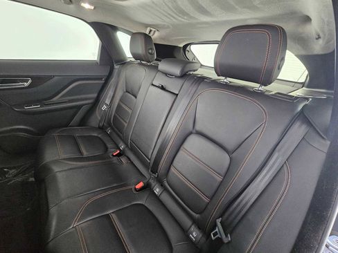 Used 2019 Jaguar F-PACE Prestige image 18