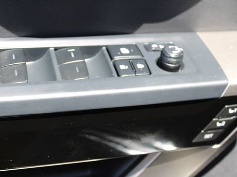 Used 2022 Toyota Tundra Limited AWD/4WD image 11