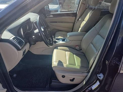 Used 2018 Jeep Grand Cherokee Limited AWD/4WD image 10