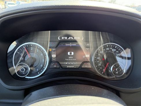 Used 2024 RAM 2500 Big Horn w/ Safety Group image 22