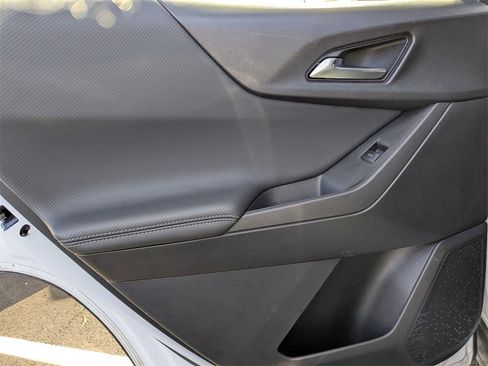 Used 2025 Chevrolet Equinox LT image 29