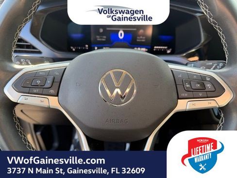 Certified 2023 Volkswagen Taos SE image 21
