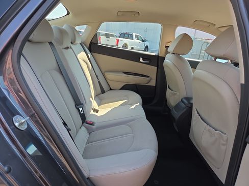 Used 2017 Kia Optima LX FWD image 14