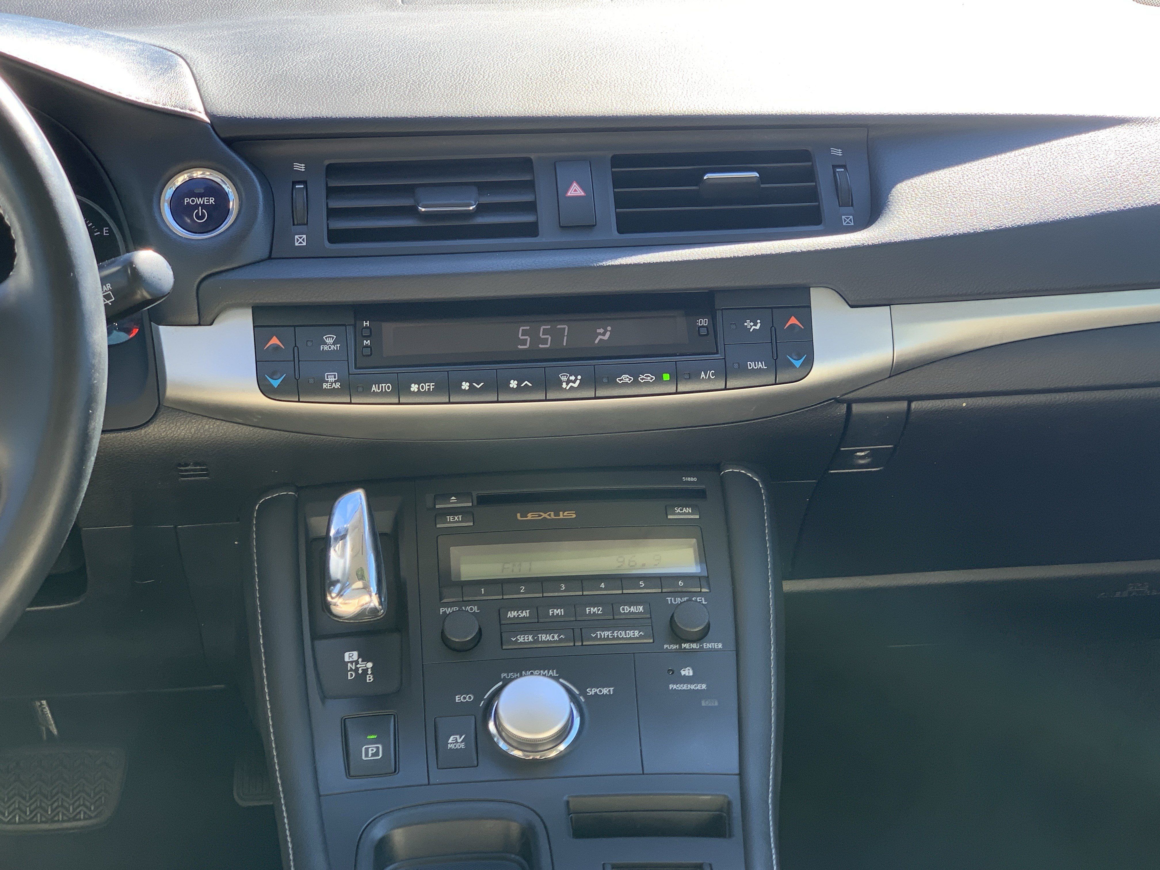 Used 2013 Lexus CT 200h FWD image 29