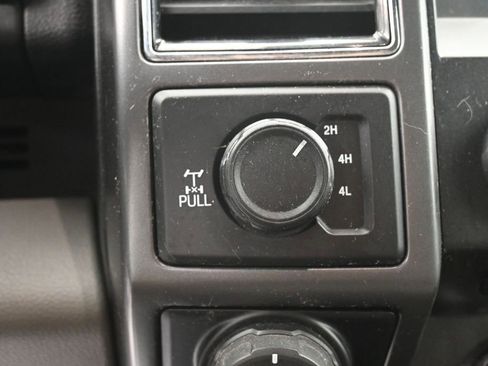 Used 2018 Ford F150 XLT w/ Equipment Group 302A Luxury AWD/4WD image 15