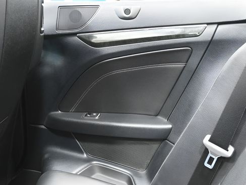 Used 2014 Mercedes-Benz E 550 Cabriolet image 17