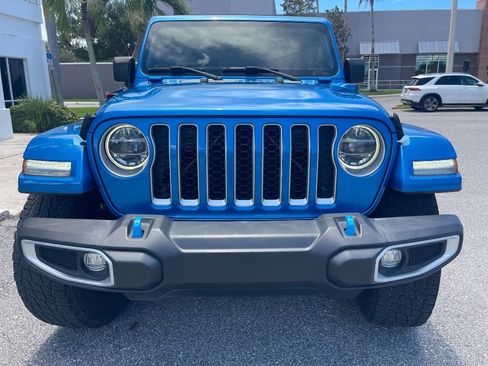 Used 2022 Jeep Wrangler Unlimited Sahara AWD/4WD image 32
