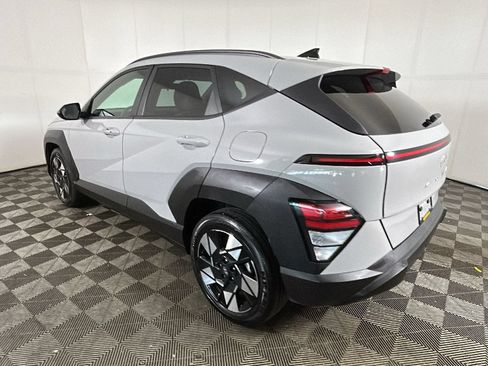 Used 2025 Hyundai Kona SEL FWD image 5