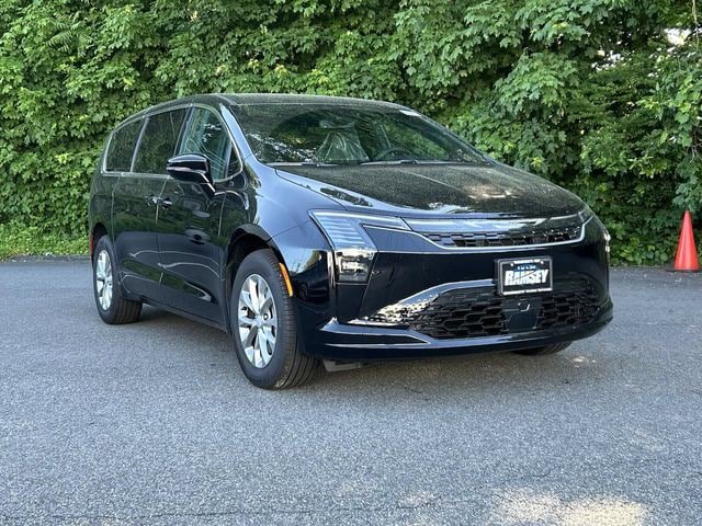 New 2027 Chrysler Pacifica Select w/ Family Tech Group AWD/4WD image 1