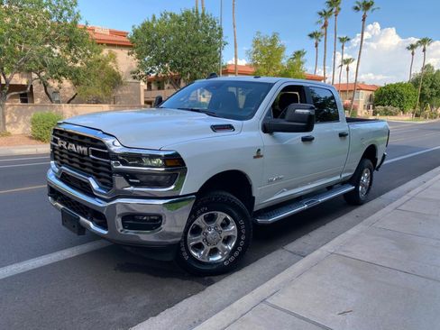 Used 2025 RAM 2500 Big Horn AWD/4WD image 3