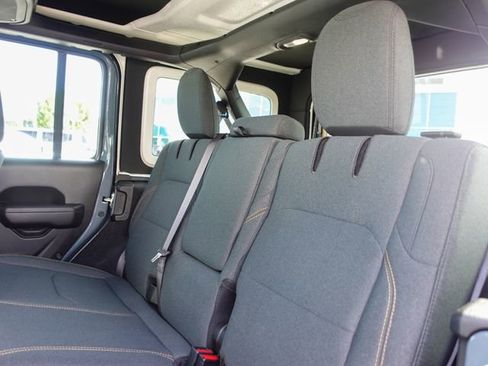 Used 2024 Jeep Wrangler Unlimited AWD/4WD image 23