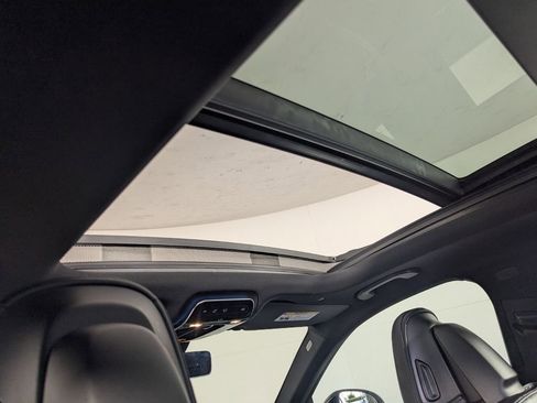 Used 2025 Mercedes-Benz GLC 43 AMG 4MATIC image 23