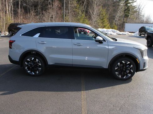 New 2026 Kia Sorento EX image 4