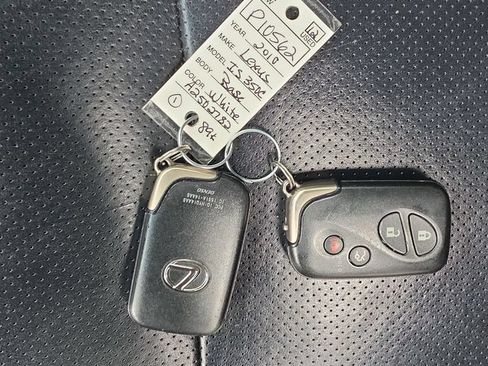 Used 2010 Lexus IS 350C w/ Luxury Pkg RWD image 27