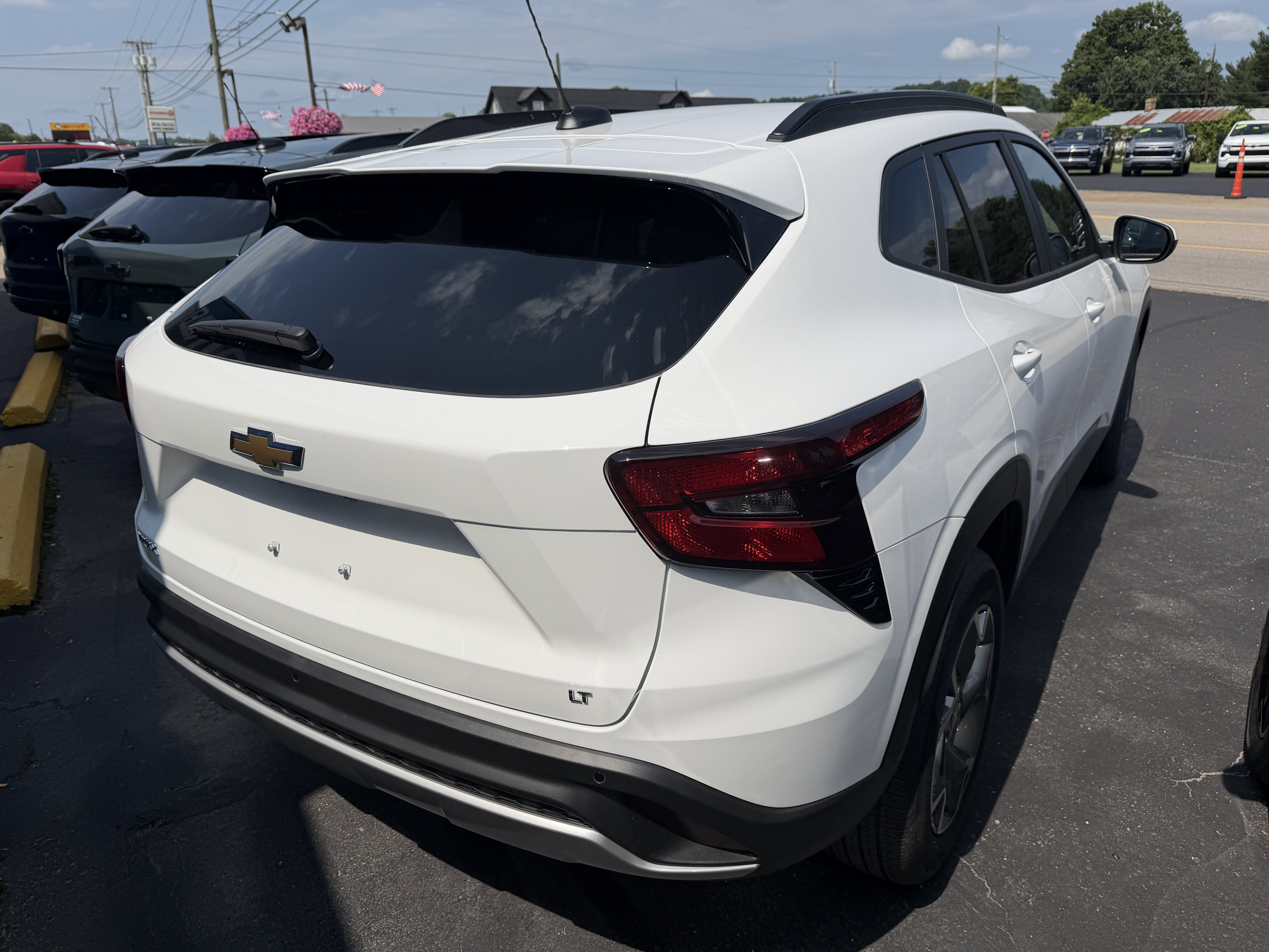 New 2026 Chevrolet Trax LT w/ Driver Confidence Package FWD image 4
