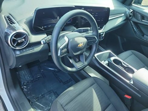 Used 2025 Chevrolet Equinox LT AWD/4WD image 19