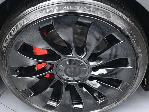 Used 2022 Tesla Model Y Performance image 39