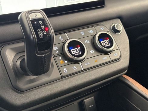 Used 2023 Land Rover Defender 130 X image 17
