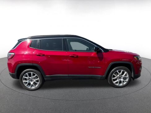 Used 2025 Jeep Compass Limited AWD/4WD image 16